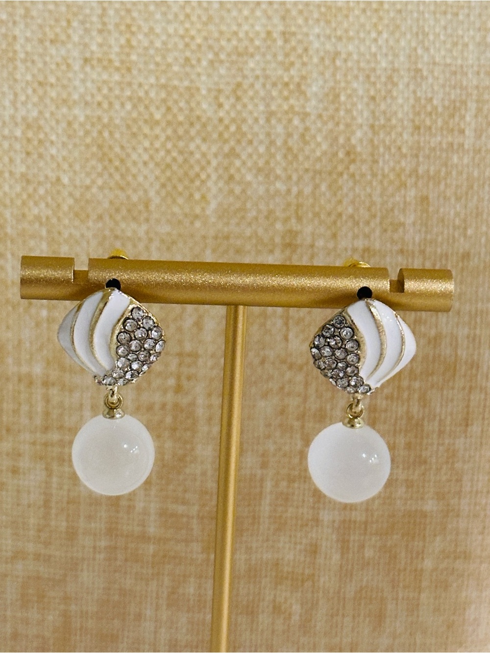 Fashion Jewelry White and Gold Crystal Drop Earrings